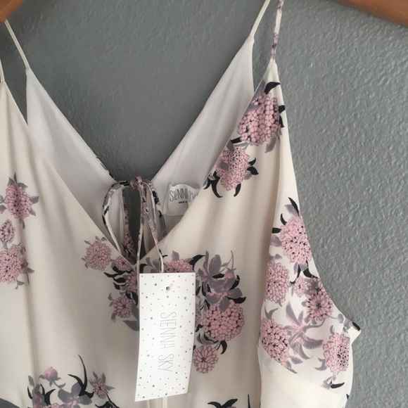 Sienna Sky Dresses & Skirts - NWT Sienna Sky Floral Dress Large